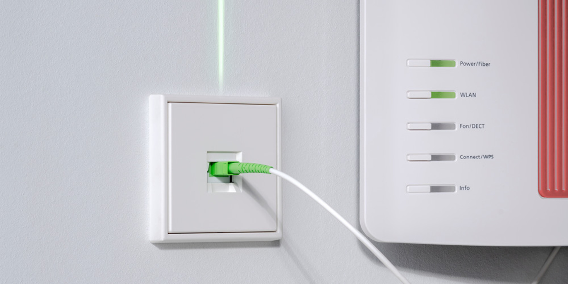 Die neuen Glasfaser-Anschlussdosen bei BME Elektrotechnik in Stuttgart